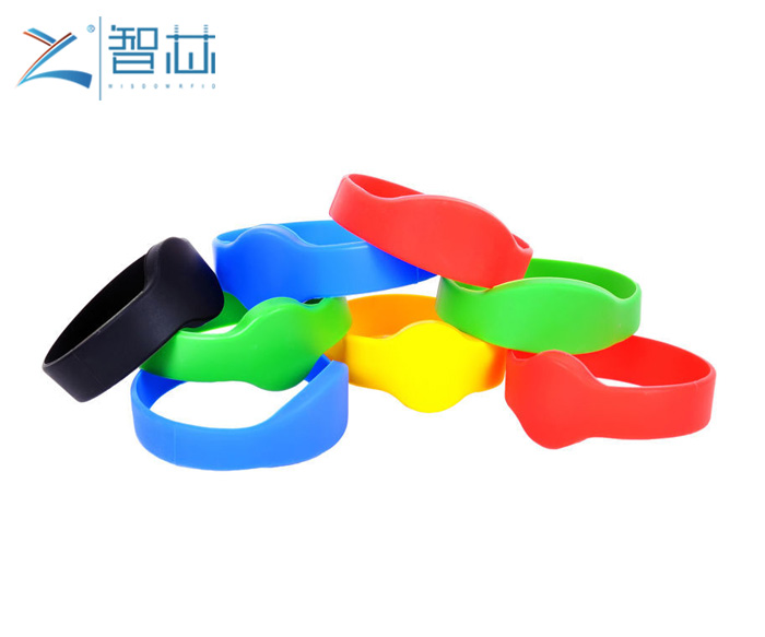 Closed Round Head 125khz LF Swimming Pool RFID Wristband 